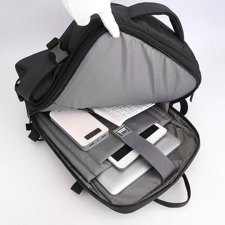 Expandable travel backpack