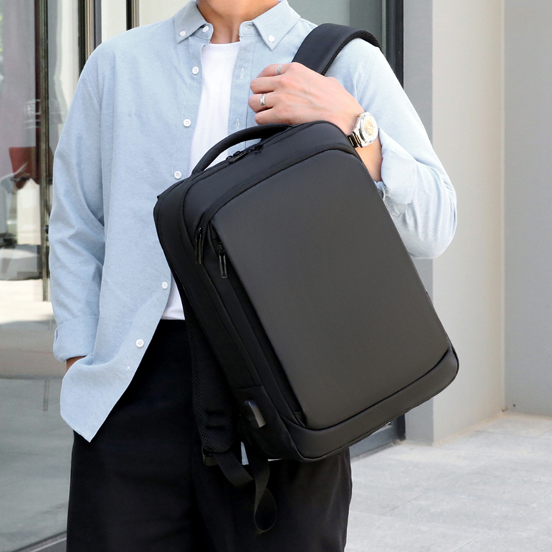 Covers your daily commute and business trips, a large-capacity oxford cloth business backpack