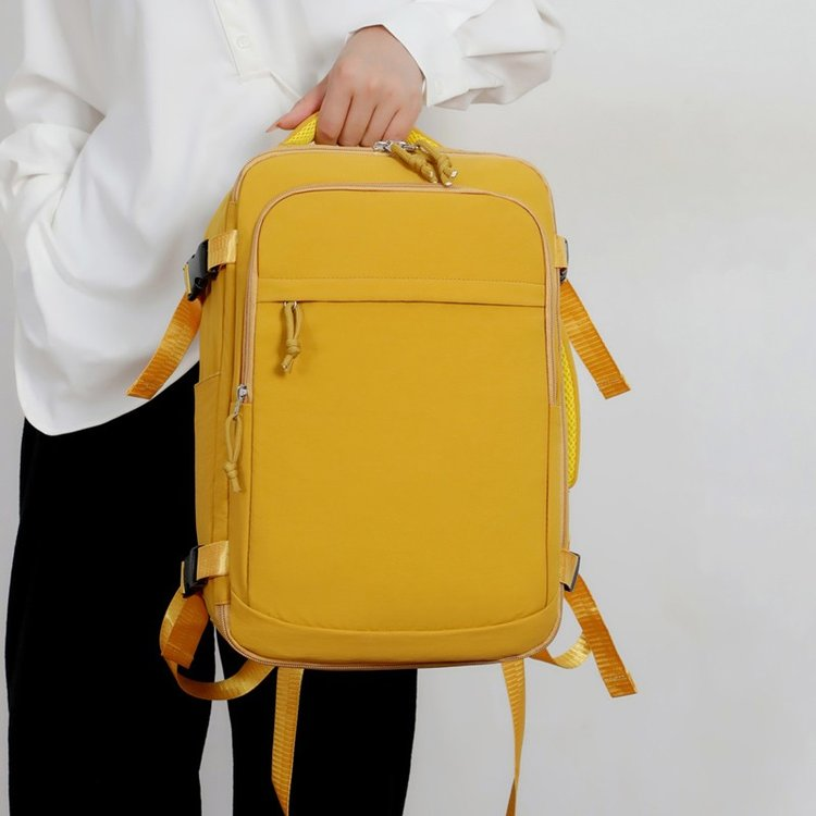 A decent and stylish business backpack that easily handles various workplace occasions